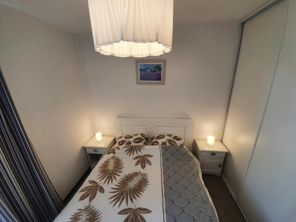 Le Romarin - Climatisation Piscine & Parking Prive Apartman Gréoux-les-Bains Kültér fotó